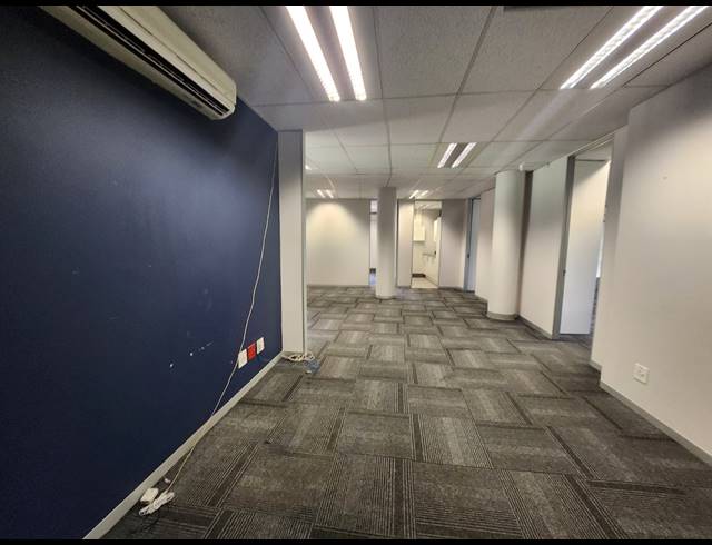 188M² OFFICE TO LET IN RANDJESPARK